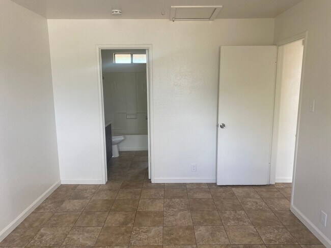 Building Photo - Newly Remodeled Apartments