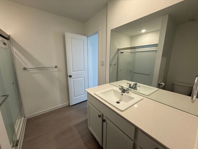 Building Photo - Brand NEW 4-bedroom, 2-bathroom home for l...