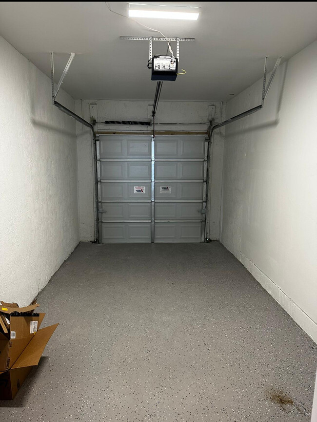 Building Photo - 1507 SW 27th Ct