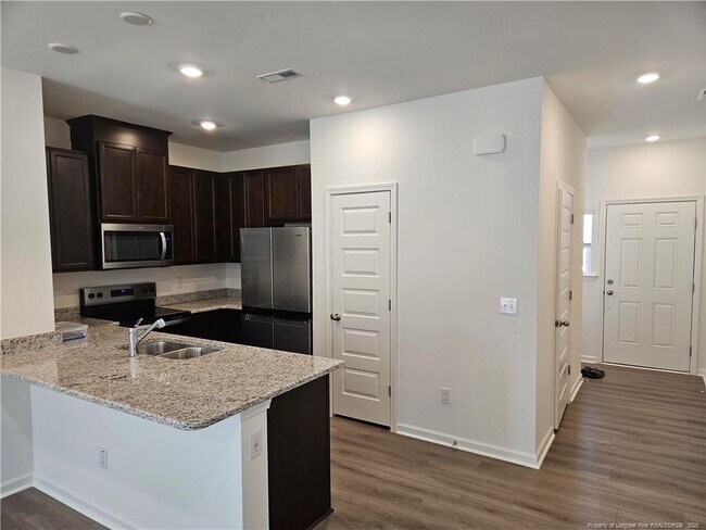 Building Photo - 10536 Brookside Rd