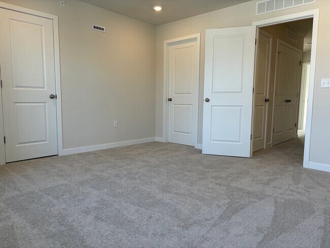 Building Photo - 101 Abramo Victor Dr