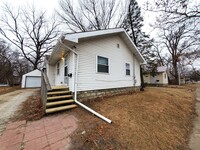 Building Photo - FOR RENT- Cute House on Mosley St!