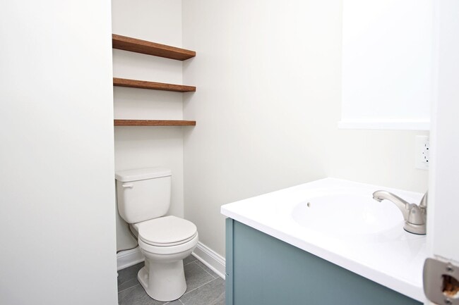 Building Photo - Updated One-Level Belmont Home Near IX Park