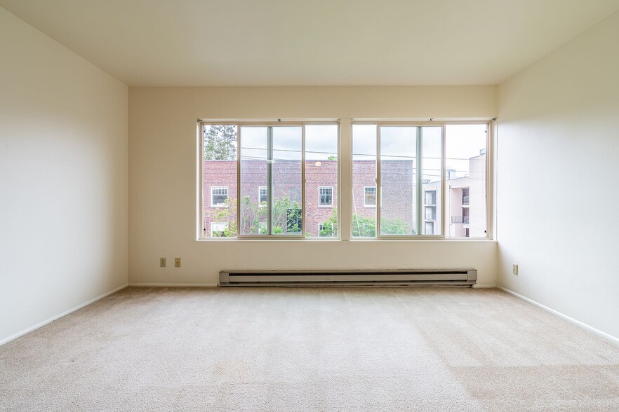 Interior Photo - Kelo