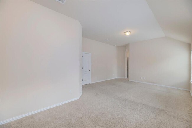 Building Photo - 753 Hot Spring Valley