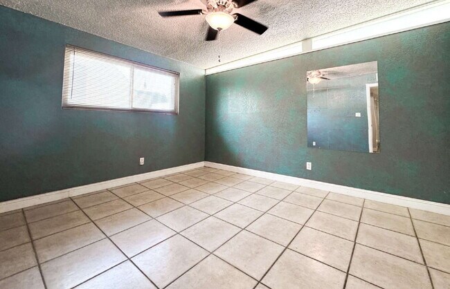 Building Photo - "Spacious 4-Bedroom, 2-Bathroom in Yuma!"