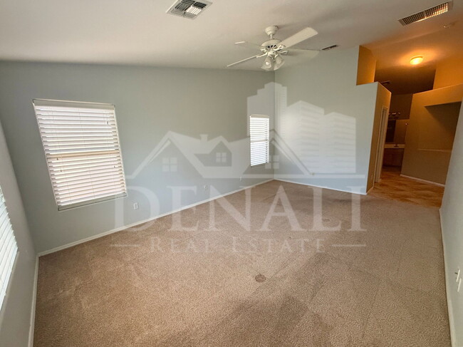 Building Photo - 1845 E Aloe Pl