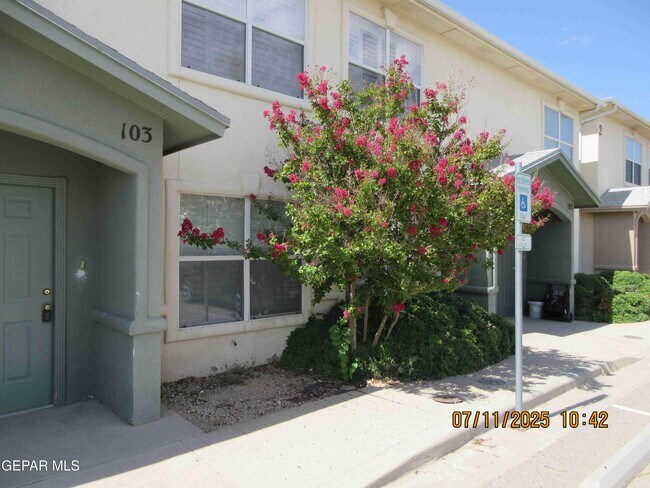 Building Photo - 10051 Railroad Dr