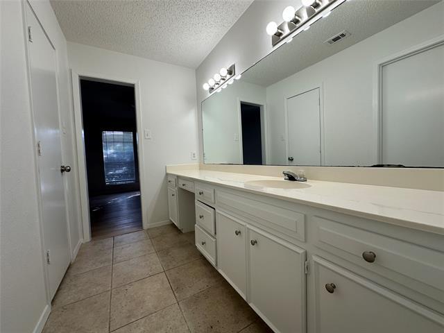 Building Photo - 306 Towne House Ln