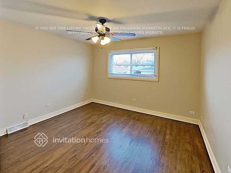 Building Photo - 7522 S Lockwood Ave