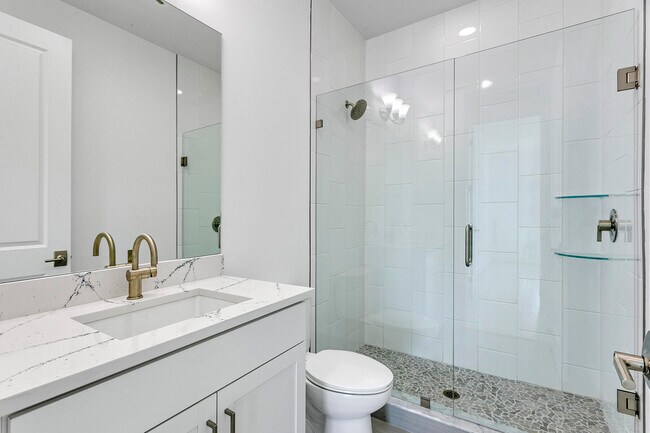 Building Photo - 13450 Artisan Cir