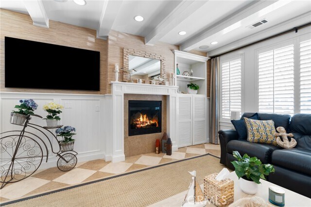 Building Photo - 208 E Balboa Blvd