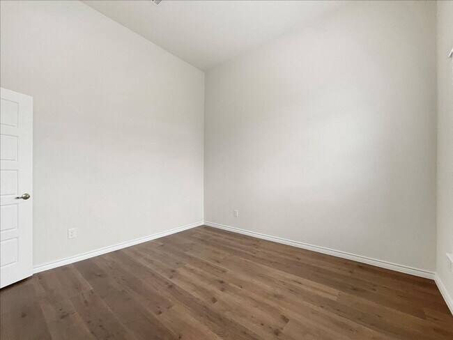 Building Photo - PRICE REDUCTION. 4-bed 2.5-bath 2714 sqft house located in DR Horton's Millstone subdivision