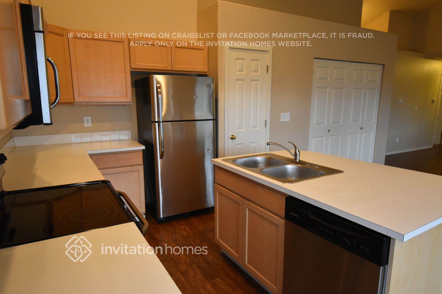 Building Photo - 6812 76th Dr NE