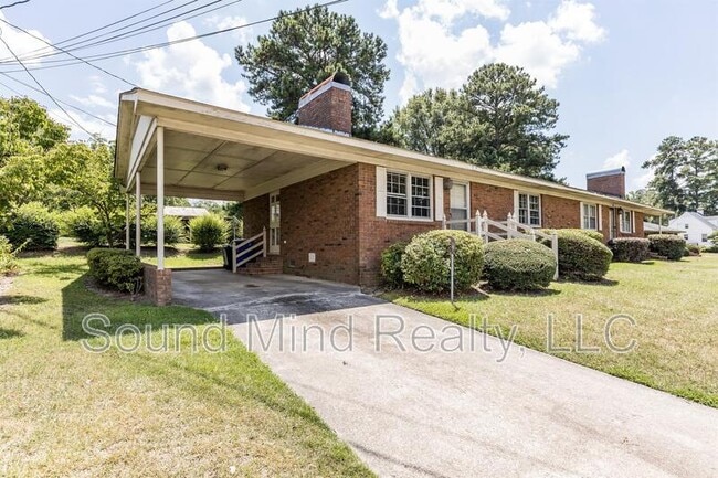 Building Photo - 207 S Alston St