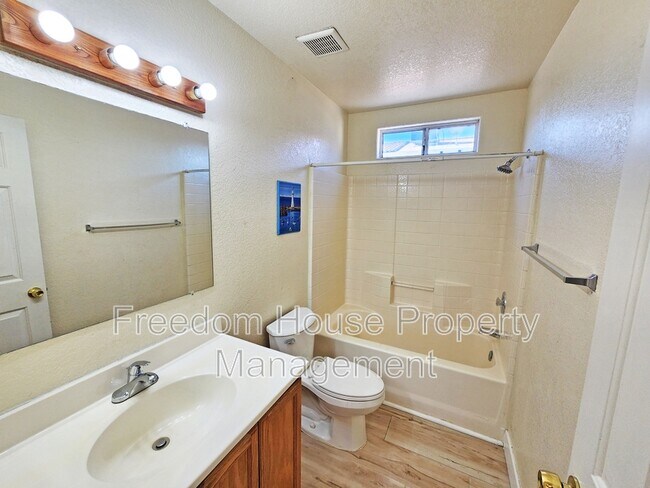 Building Photo - 1081 Marne Ct