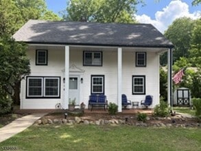 Building Photo - 6 Standish Ln