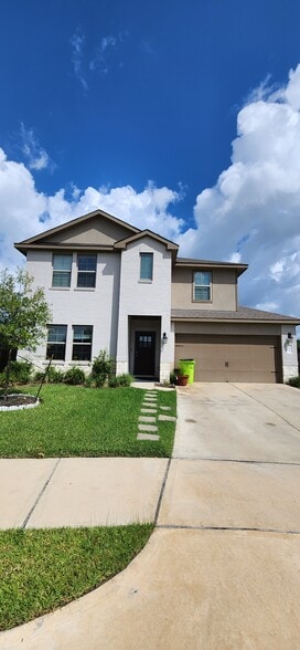 5 Bedroom Spacious House - 3502 Park Vista Dr