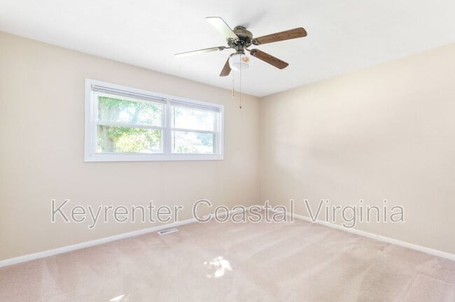 Building Photo - 726 Sunnywood Rd