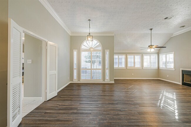 Building Photo - 5507 Village Springs Dr