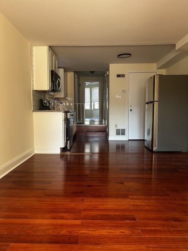 Building Photo - 1547 S 13th St