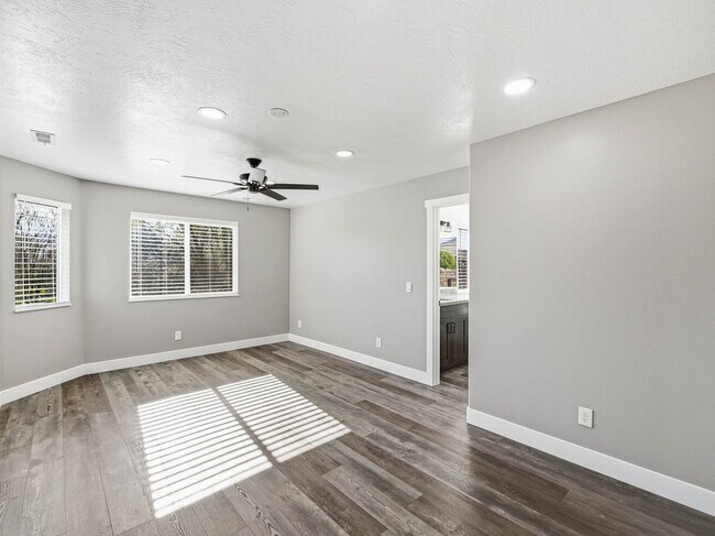 Building Photo - RES_O VAN DER WATT_14512