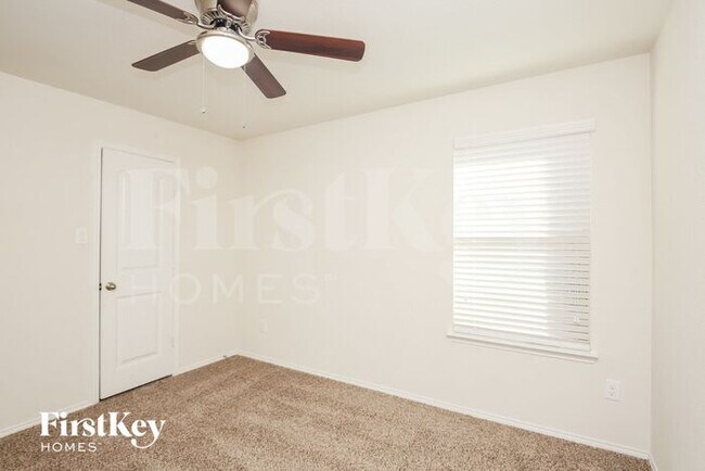 Building Photo - 529 Saguaro Dr