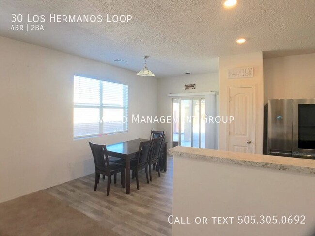 Building Photo - Spacious 4 Bedroom Los Lunas Home. Open la...