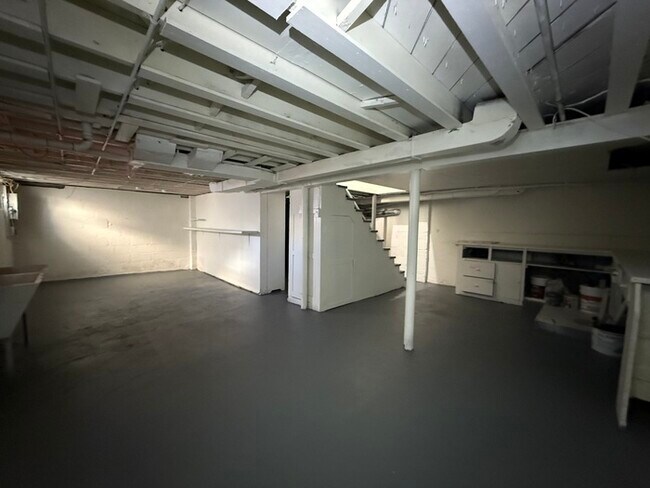 Building Photo - 520 Purce St