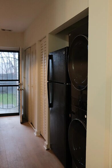 Building Photo - 1810 Idlewood Ave