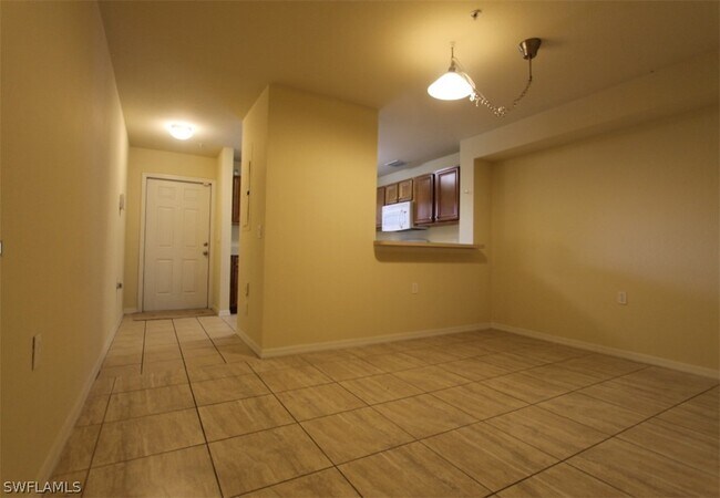 Building Photo - 9051 Gervais Cir