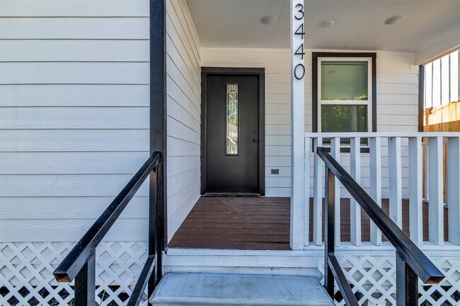 Building Photo - 3440 Bremond St