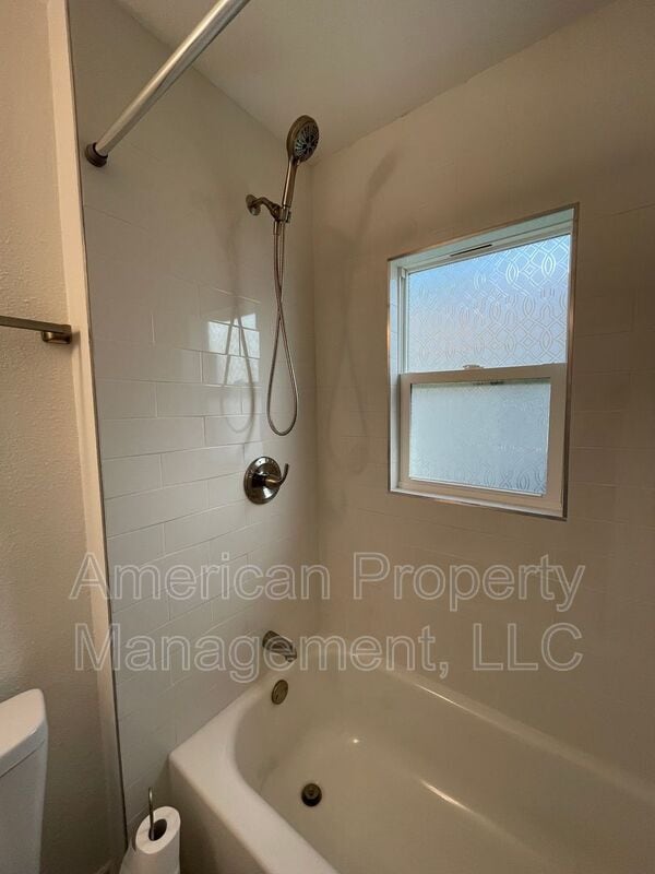 Building Photo - 1227 S College Ave