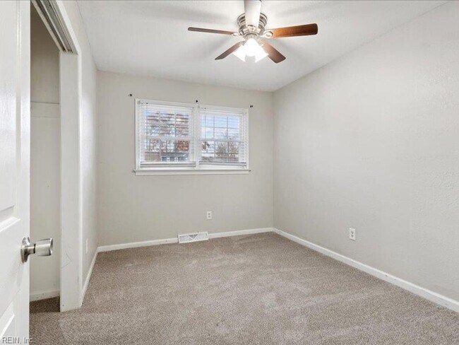 Building Photo - 13202 Aqueduct Dr