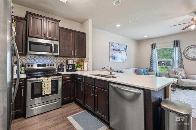 Building Photo - 6780 Spaniel Dr