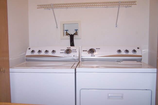 Washer/Dryer - 8868 Spring Ln