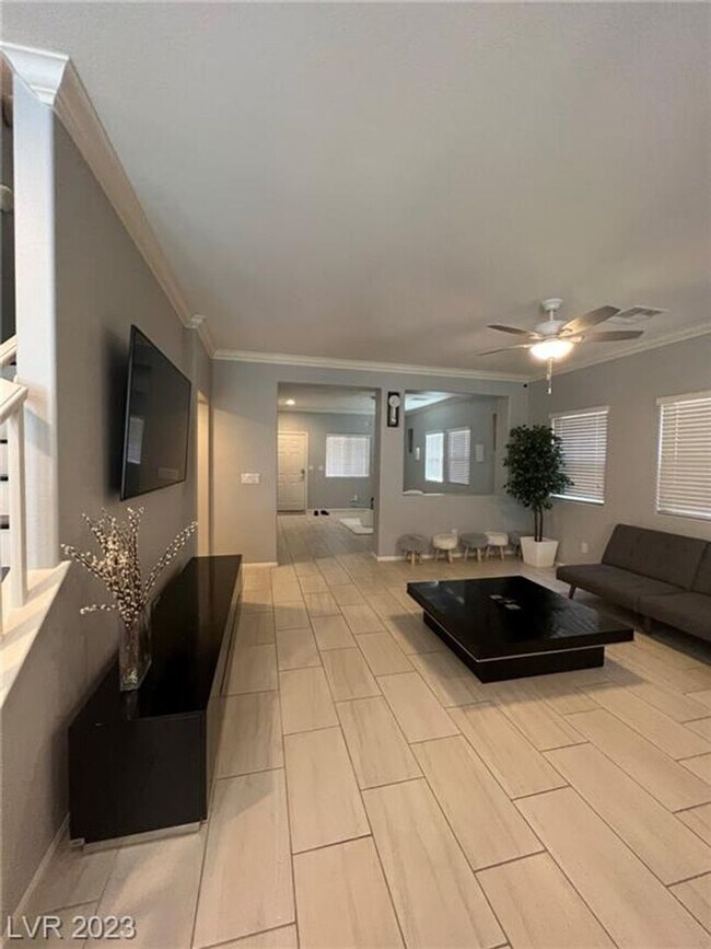Building Photo - BEAUTIFUL HOME IMMACULATE AND READY TO MOVE-IN