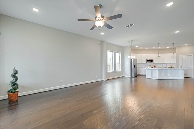 Building Photo - 10707 Deer Path Dr