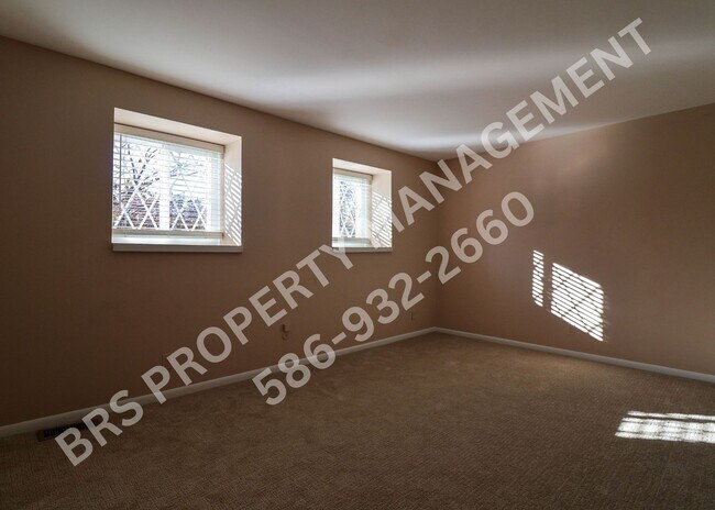 Building Photo - ? Beautifully Updated Condo in Clinton Township