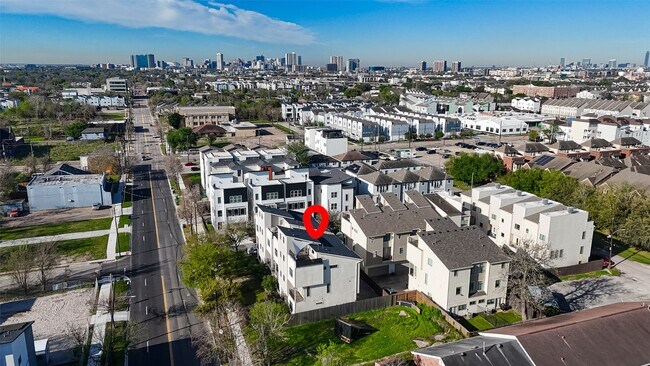 Building Photo - 2318 Emancipation Ave