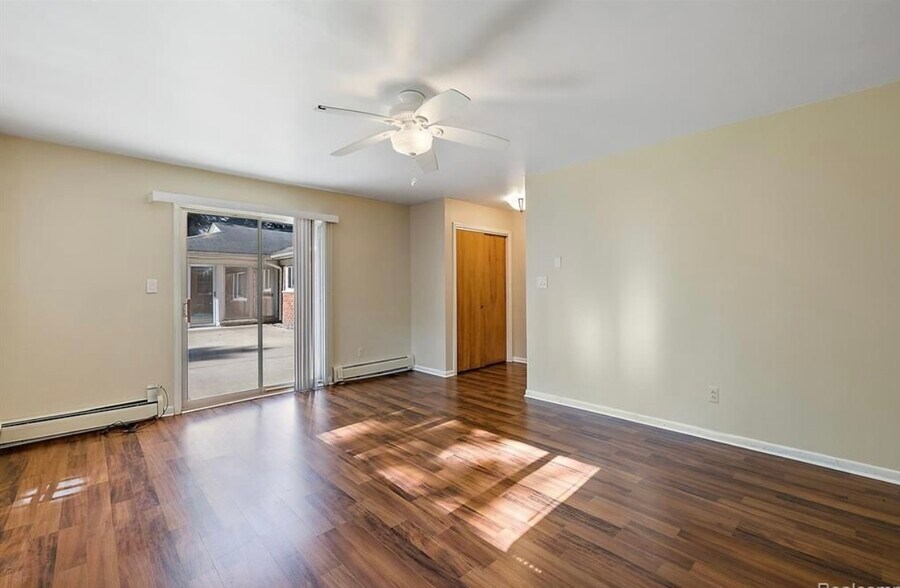 Building Photo - 6068 Glyndebourne Dr