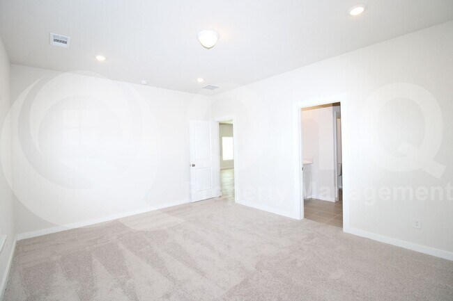 Building Photo - 330 Fire Rock Dr