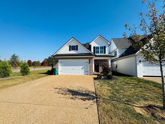 Building Photo - FOR LEASE - 3 Bed, 2 Bath, 1986sqft on Maple Hill Rd in Lebanon, TN.