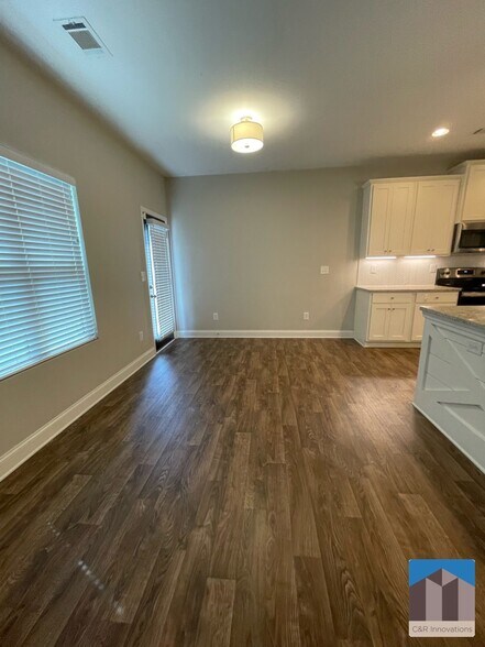 Building Photo - 300 Omnia Ridge Way