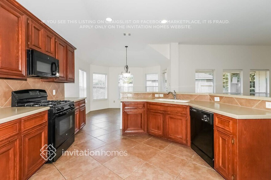 Building Photo - 17619 Sequoia View Ln
