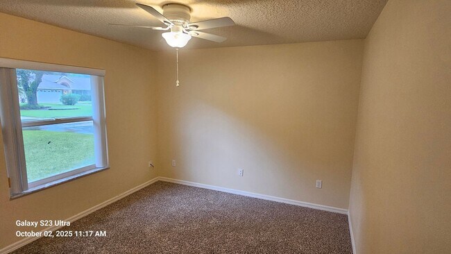 Building Photo - Spacious 4 Bedroom Home in Breakaway Trail...