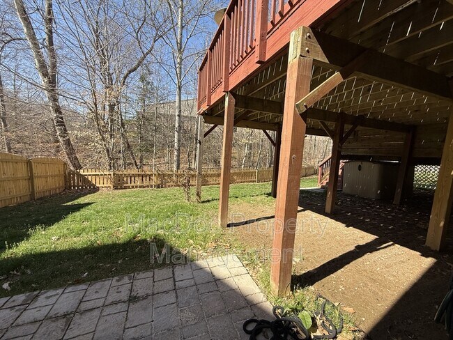 Building Photo - 14 Heatherbrook Ln