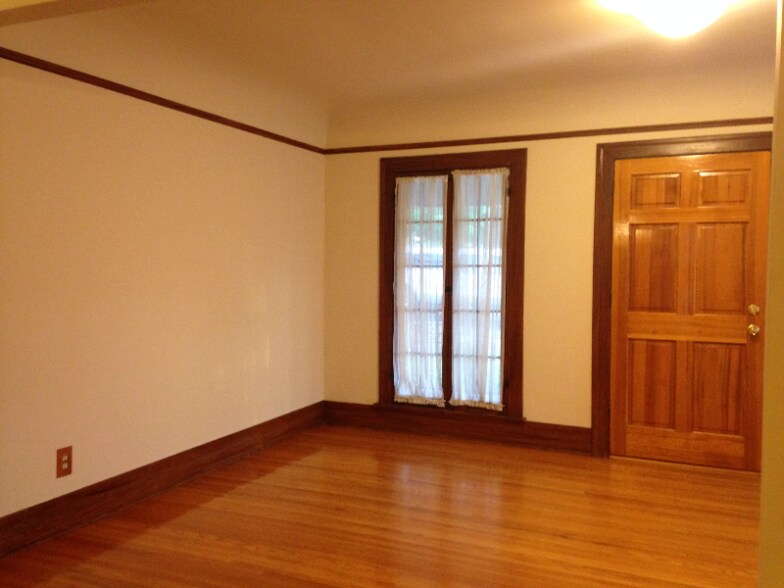 Building Photo - 1803 Orchard Ave