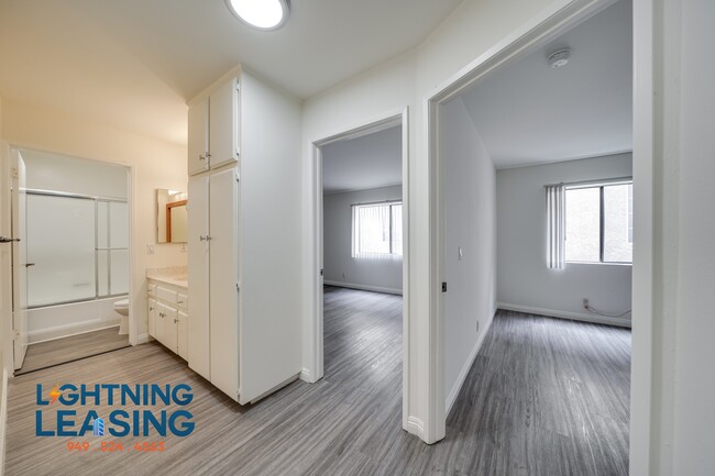 Building Photo - 5121-5125 Klump Ave