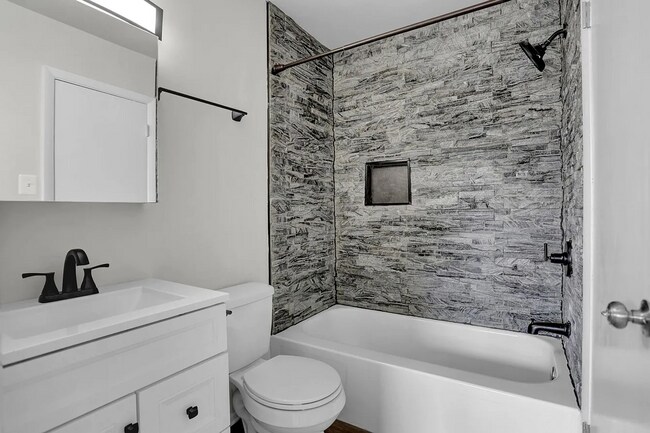 Building Photo - Gorgeous 5 Bedroom In Harford County Ready...